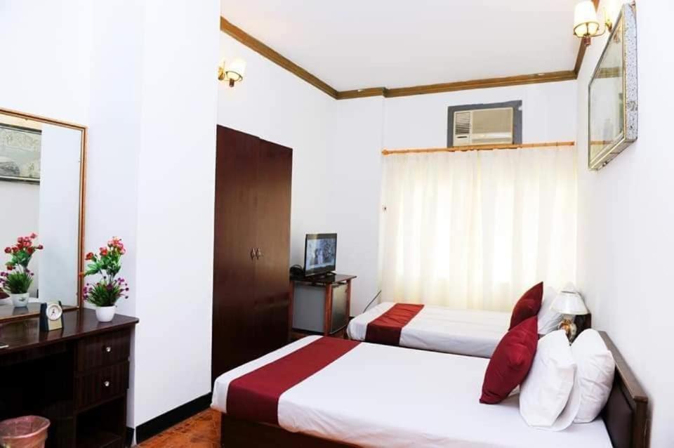 Bab Al Bahrain Hotel Al Manamah Esterno foto